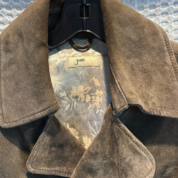 Brown suede jacket - Picture 2 of 6